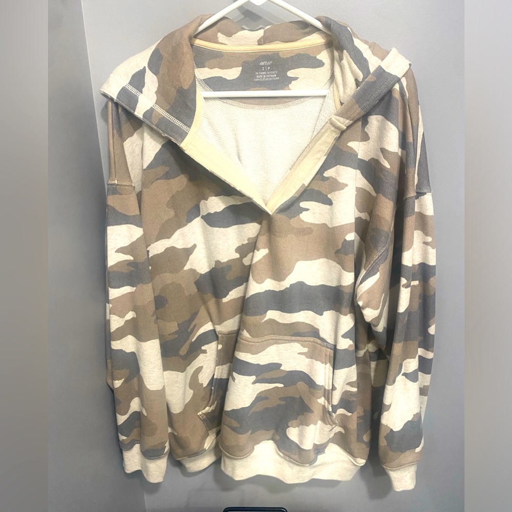 American Eagle brand hooded sweatshirt (oversized) Women’s Small